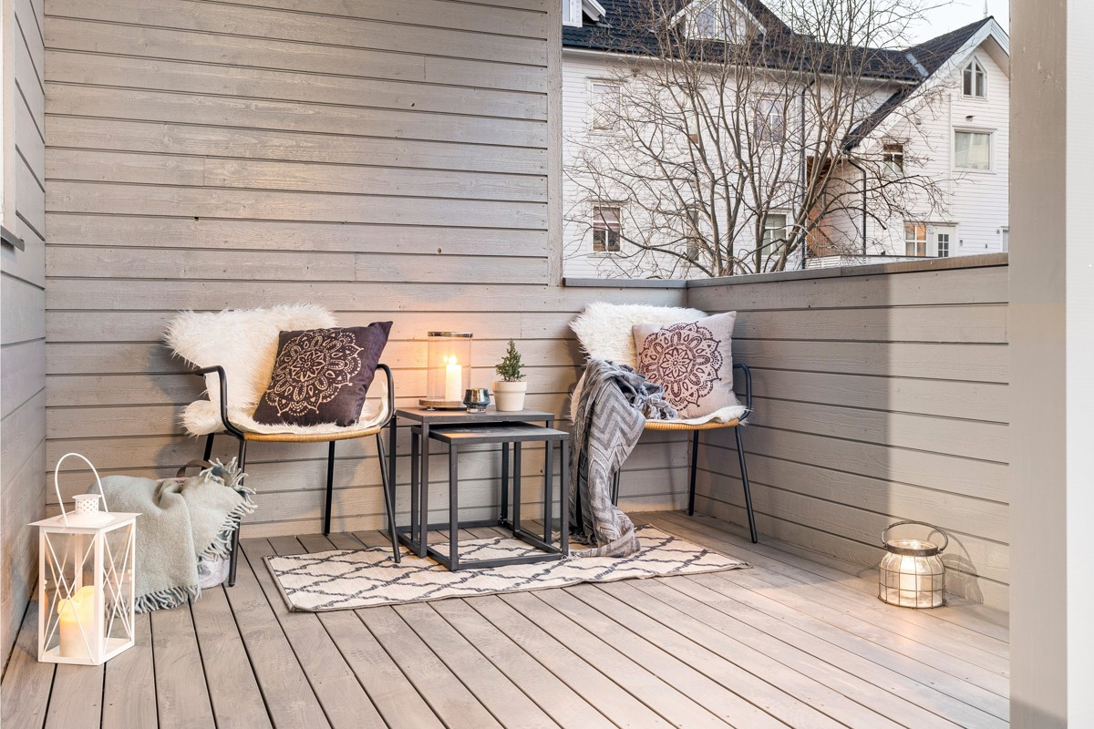 På verandaen er det plass til sittegrupper for koselige sommerkvelder