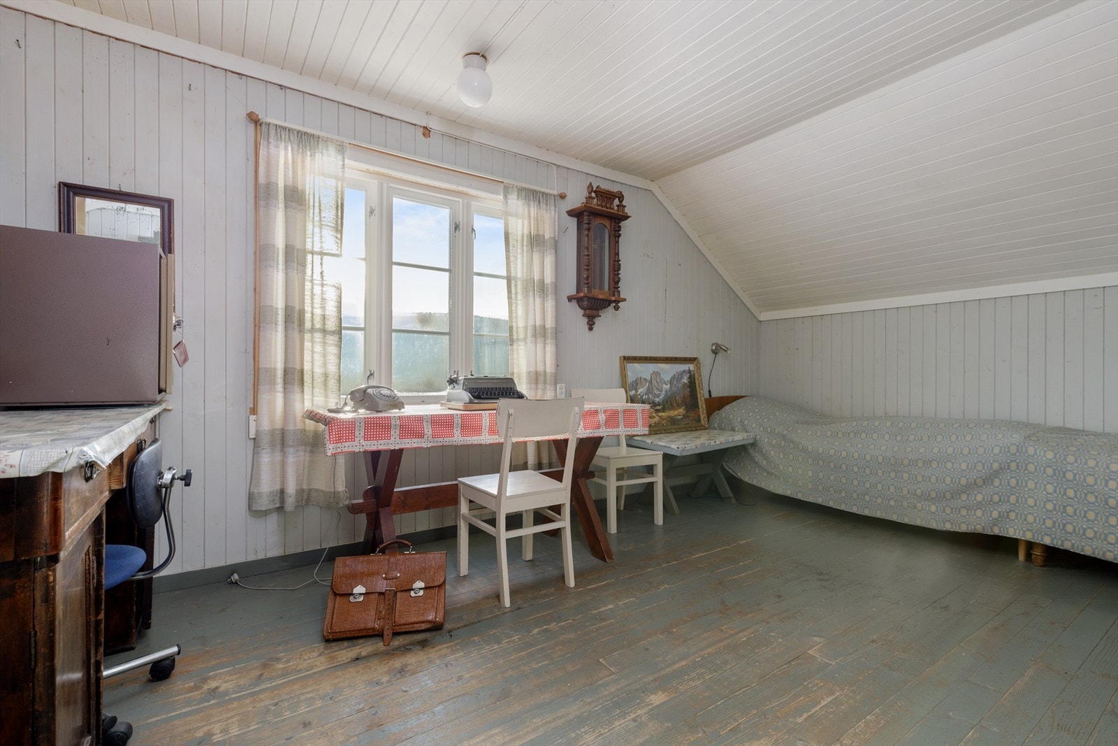 Det er to soverom i 2.etasje. Galleribilde