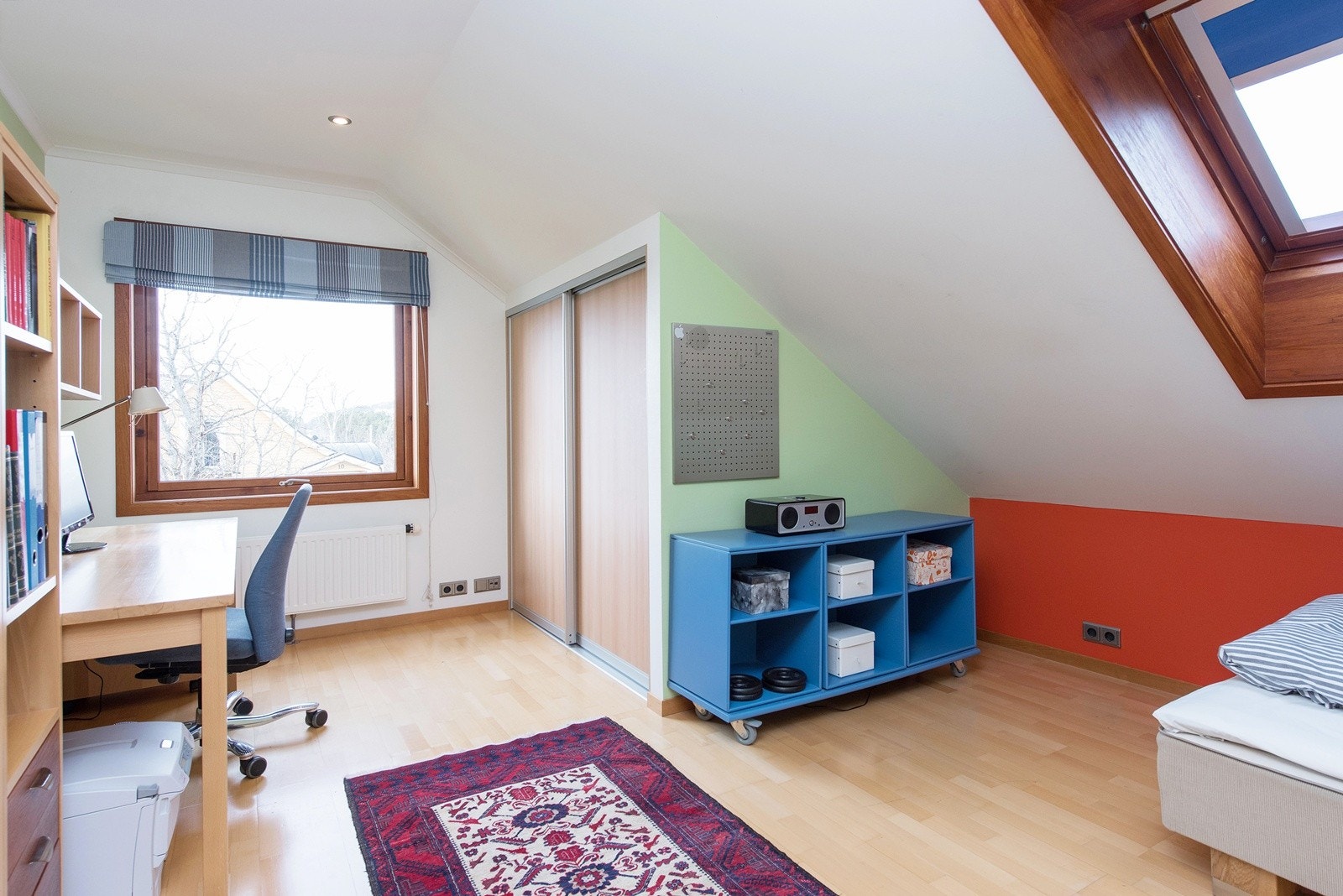 Soverom mot vest med walk-inn garderobe Galleribilde