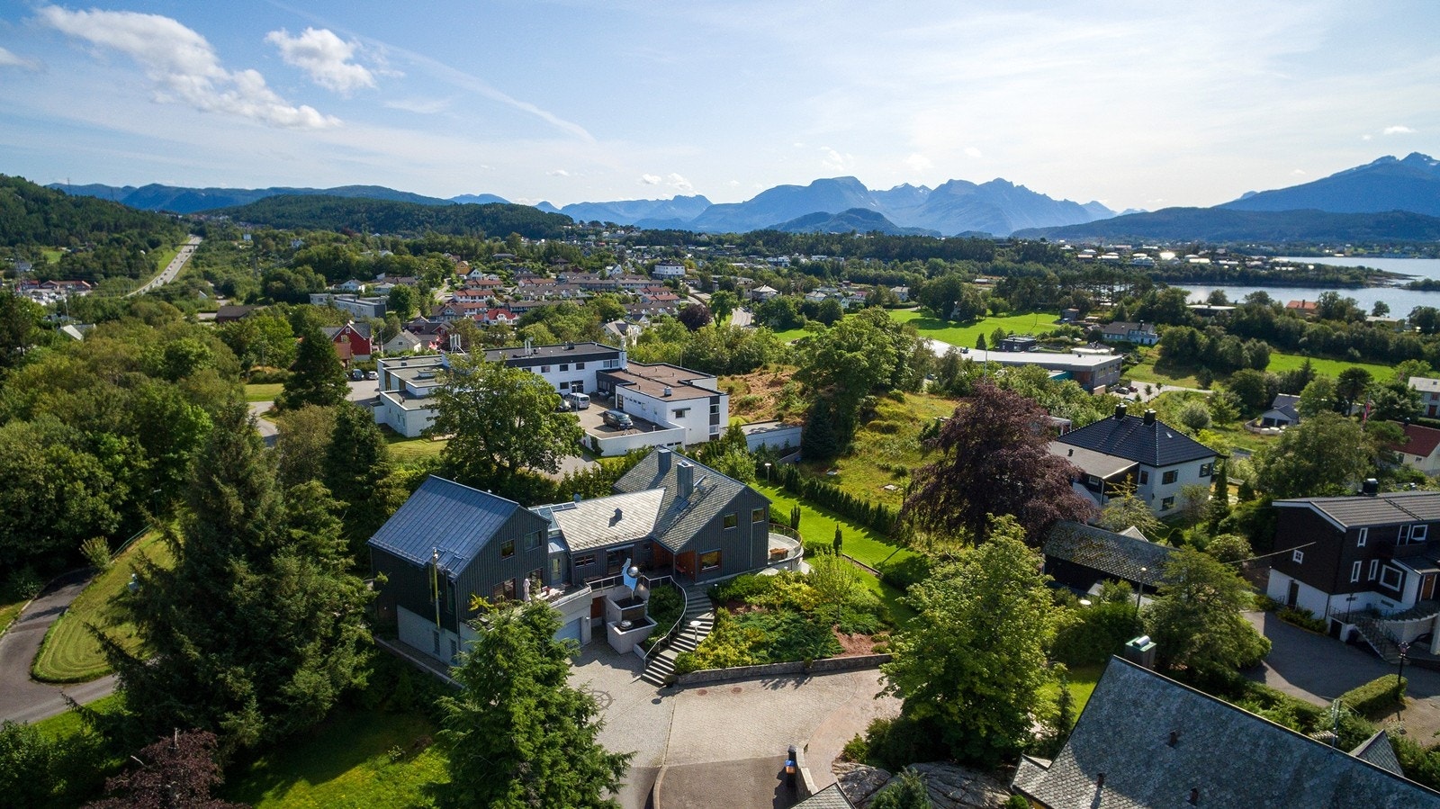 Eiendommens beliggenhet - tomten er på over 1.700 kvm Galleribilde