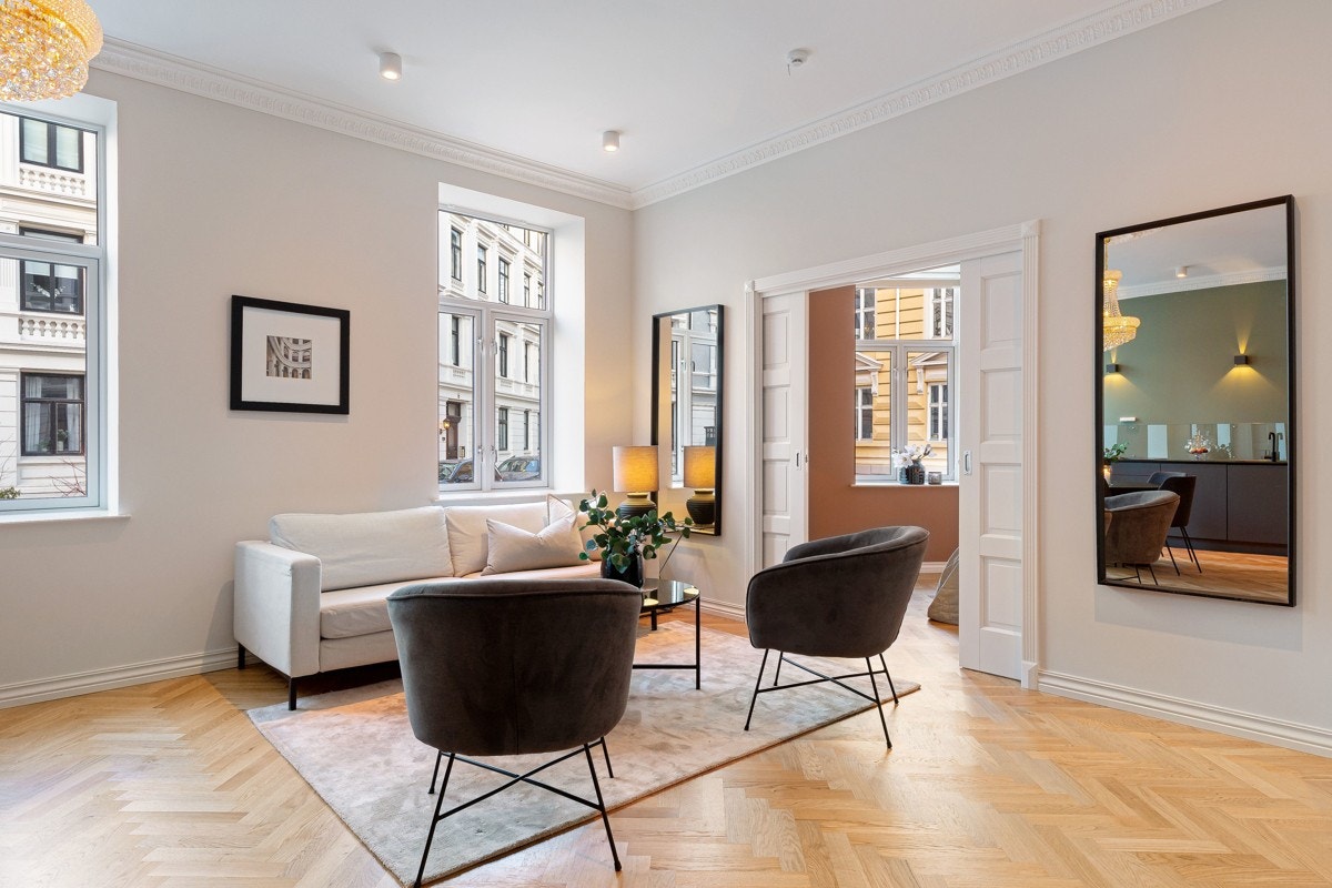 Leiligheten har blitt omfattende totaloppusset i 2020 og fremstår som tiltalende. Galleribilde