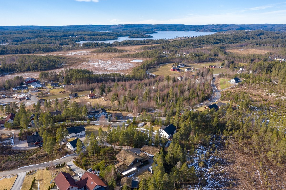 Innsjøen Setten er en naturperle for båtliv, fiske og bademuligheter. Galleribilde
