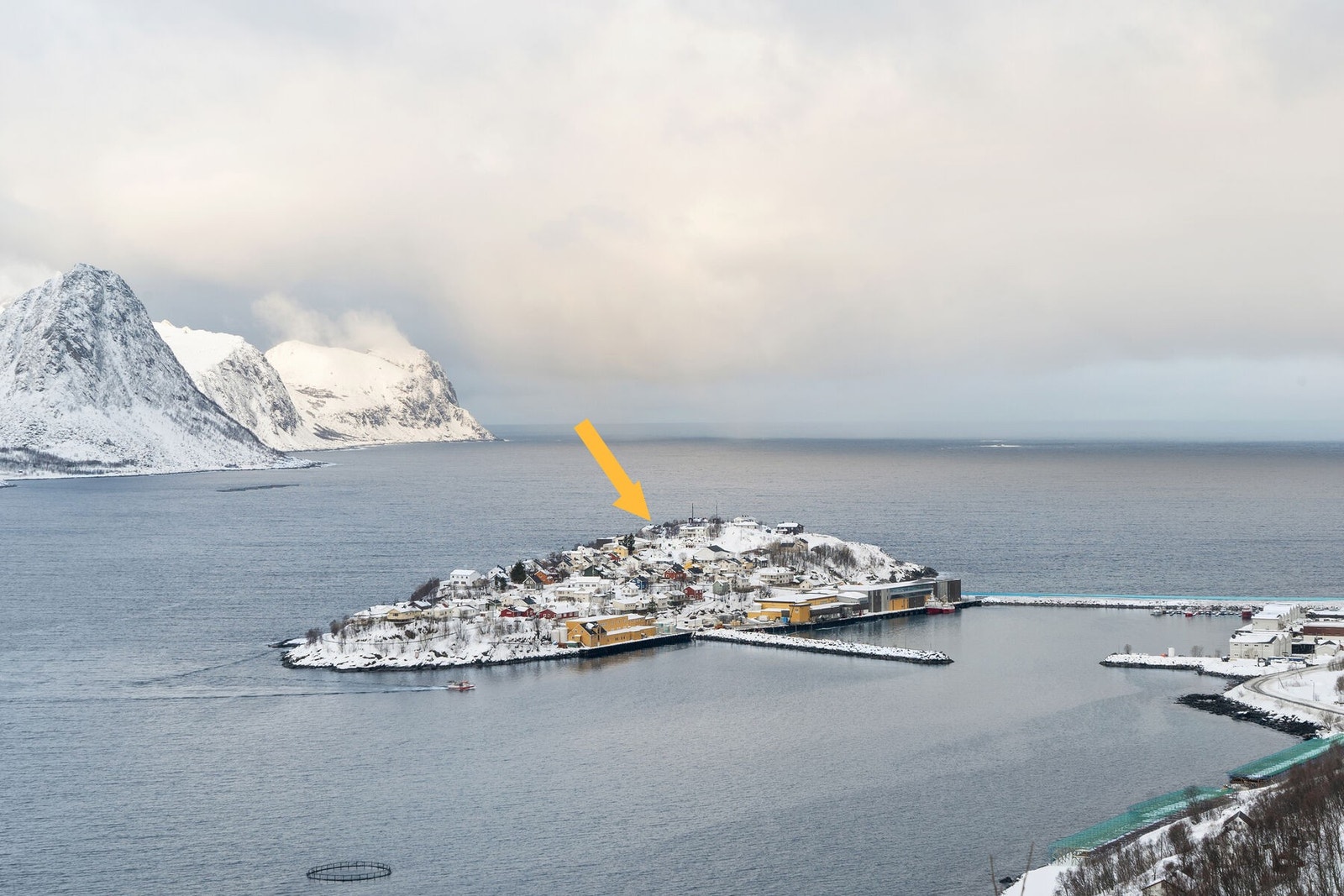 Oversiktsbilde av Husøy Galleribilde