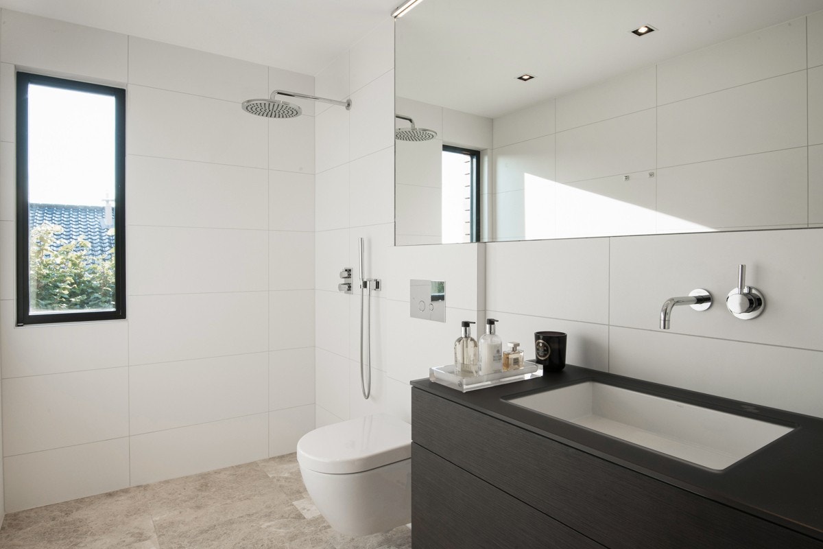 På gjestebad er det innredning fra Alapè og armatur fra Dornbracht. Galleribilde