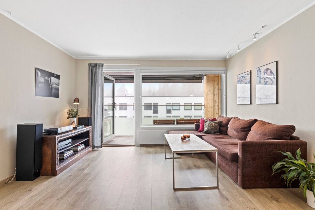 Velkommen til Hovseterveien 84 D, presentert av Vegar Giæver og Eie avd. Røa Galleribilde