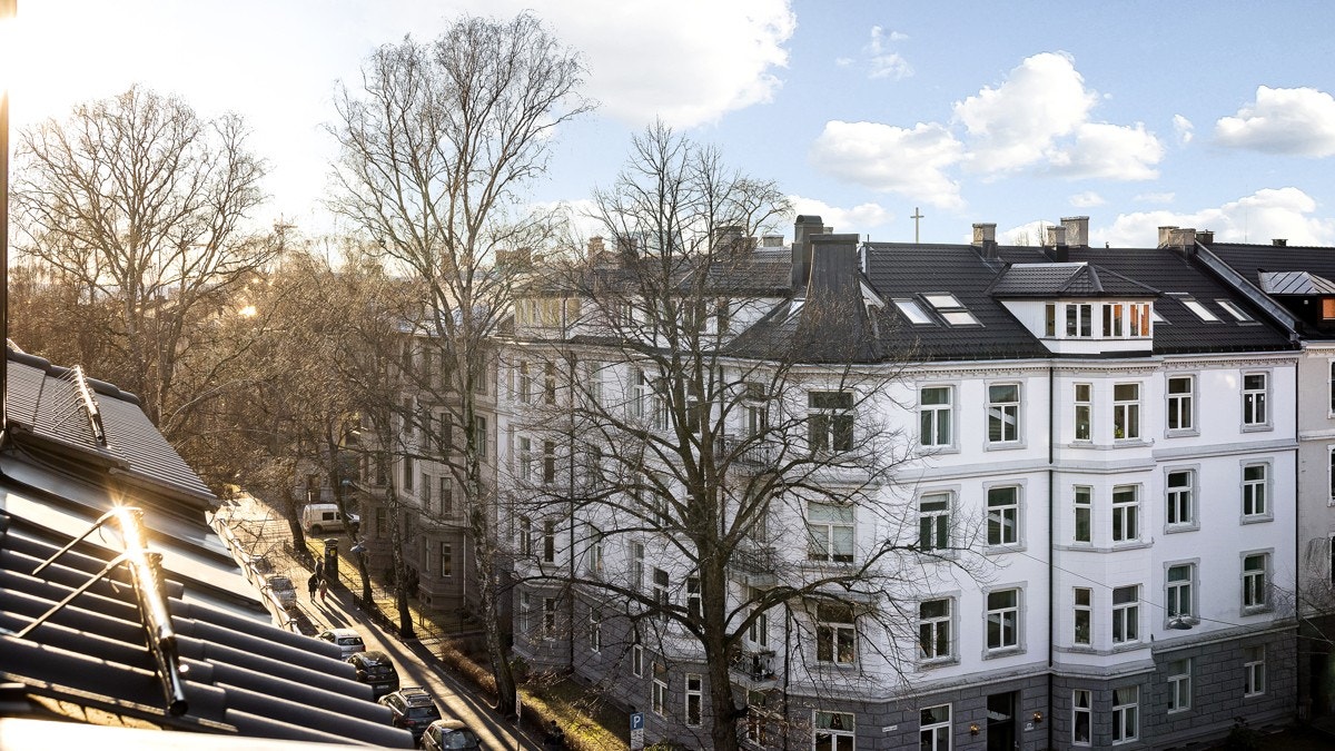 Terrassen innbyr virkelig til utendørs hygge og her er det lettvint å innta måltidene utendørs på sommerhalvåret Galleribilde