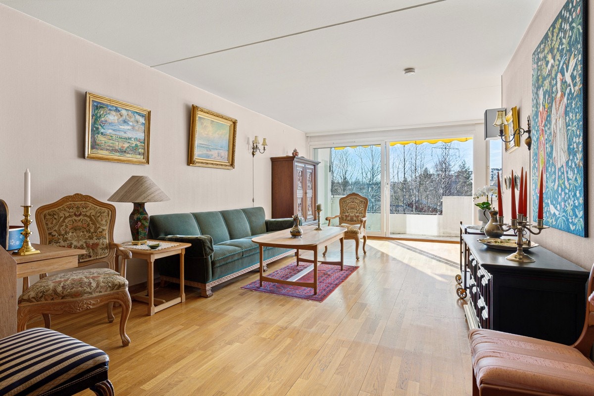 Leiligheten er på romslige 83 kvm og har en fin, gjennomgående planløsning. Galleribilde