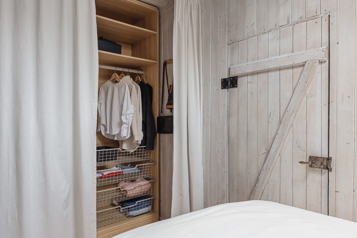 Garderobeløsning på soverom. Galleribilde