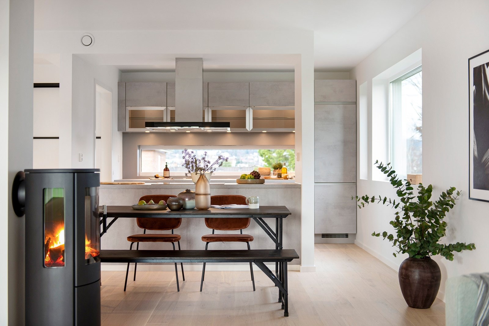 Stue/kjøkken. NB: Bildet er tatt av hus nr. 39. Galleribilde