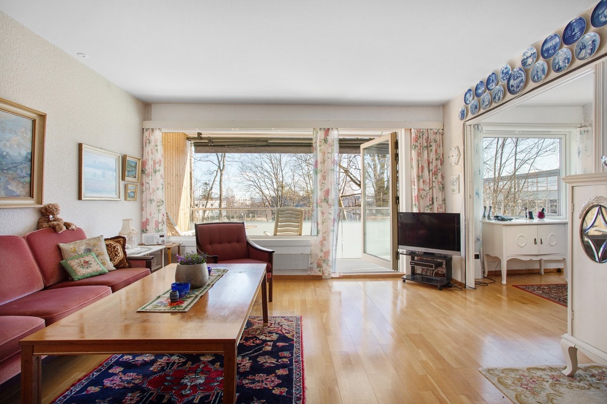 Velkommen til Hovseterveien 84 D - presentert av Henrik Munkvold v/EIE avd. Røa. Galleribilde