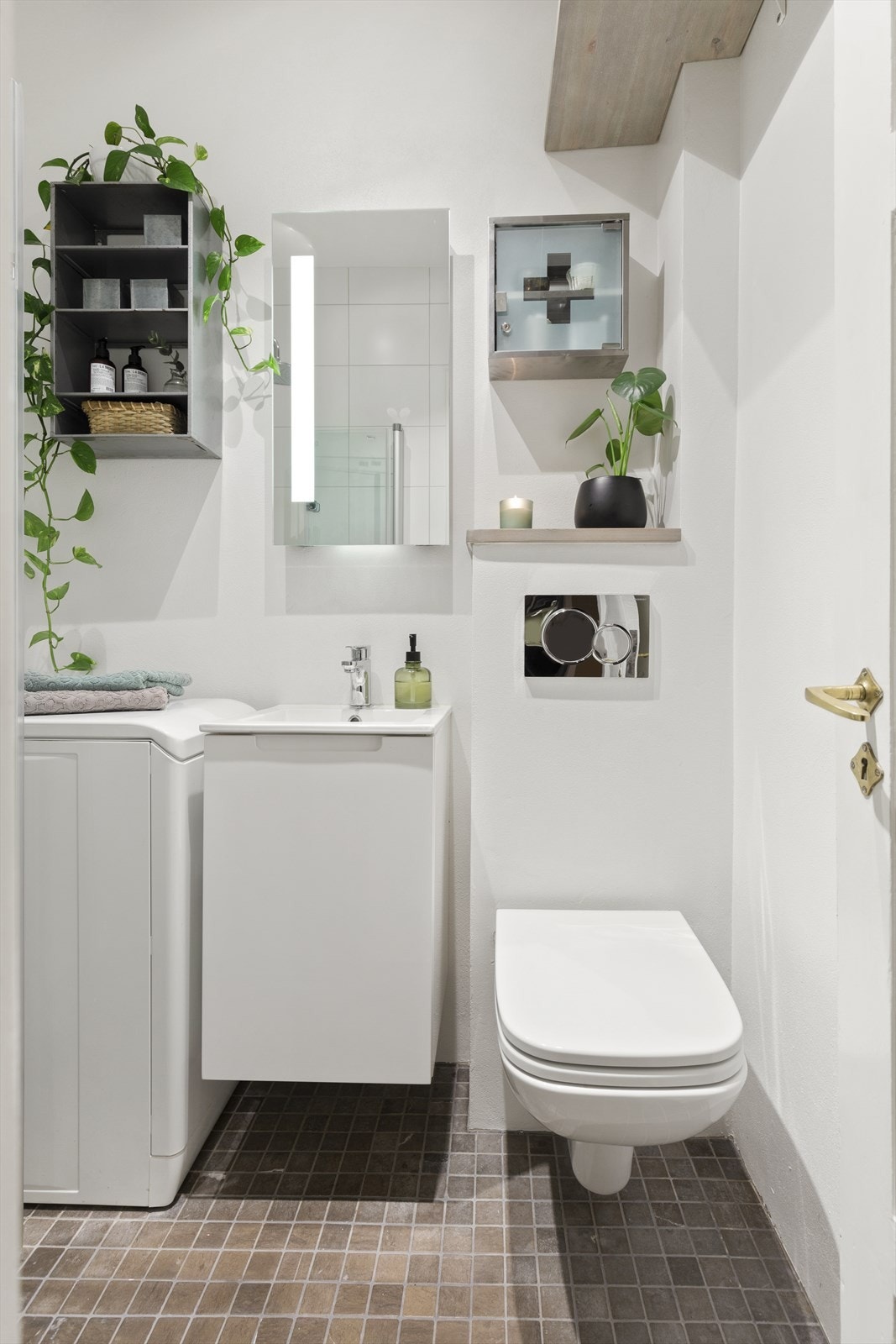 Badet er effektivt og har det man forventer av et moderne bad Galleribilde