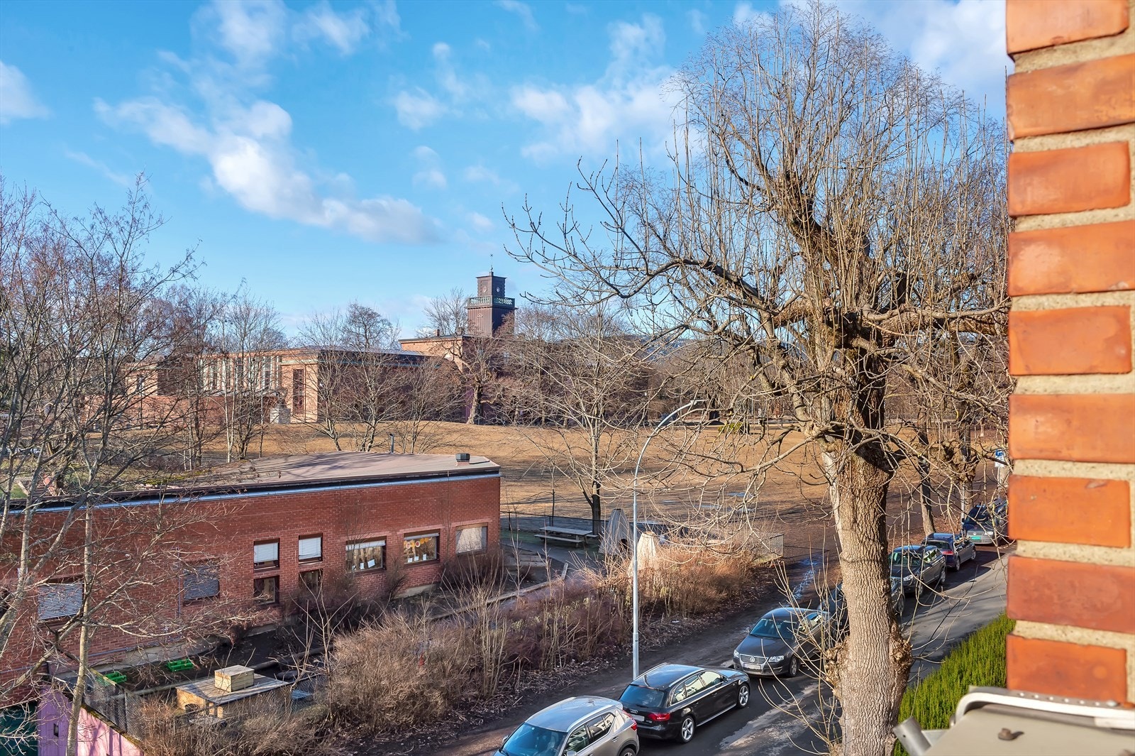 Fint plassert på Frogner i rolige og grønne omgivelser. Vigelandsmuseet i bakgrunnen Galleribilde
