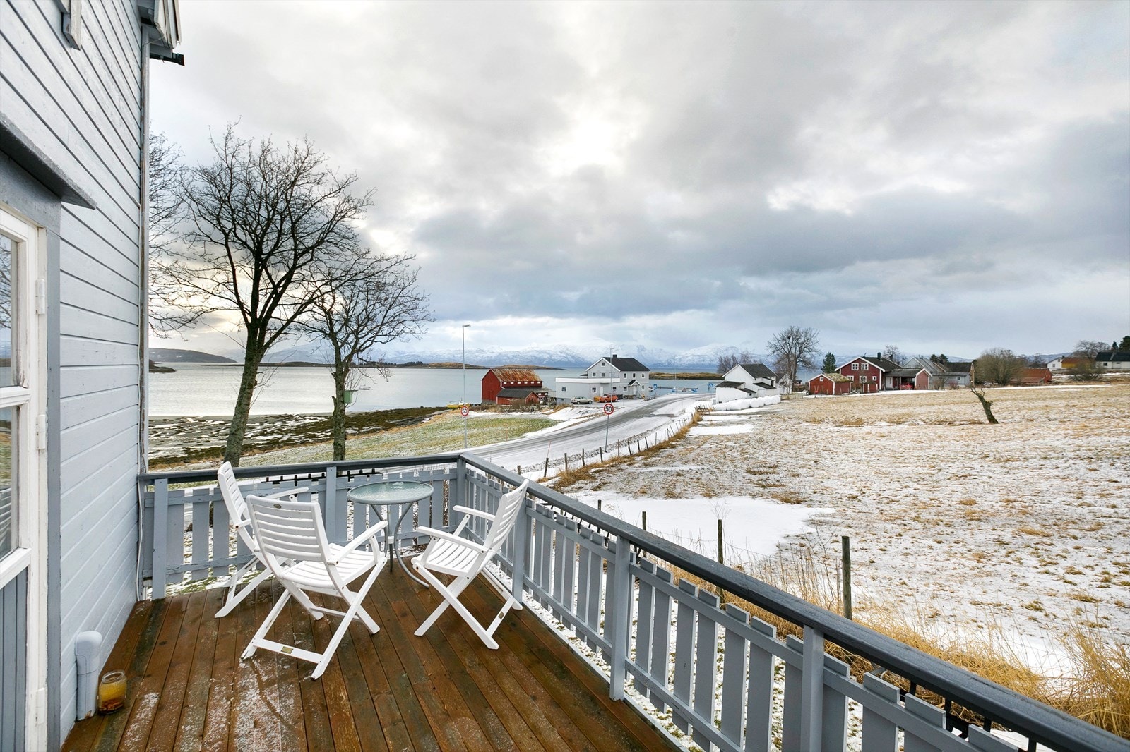 Nydelig utsikt fra terrasse. Galleribilde