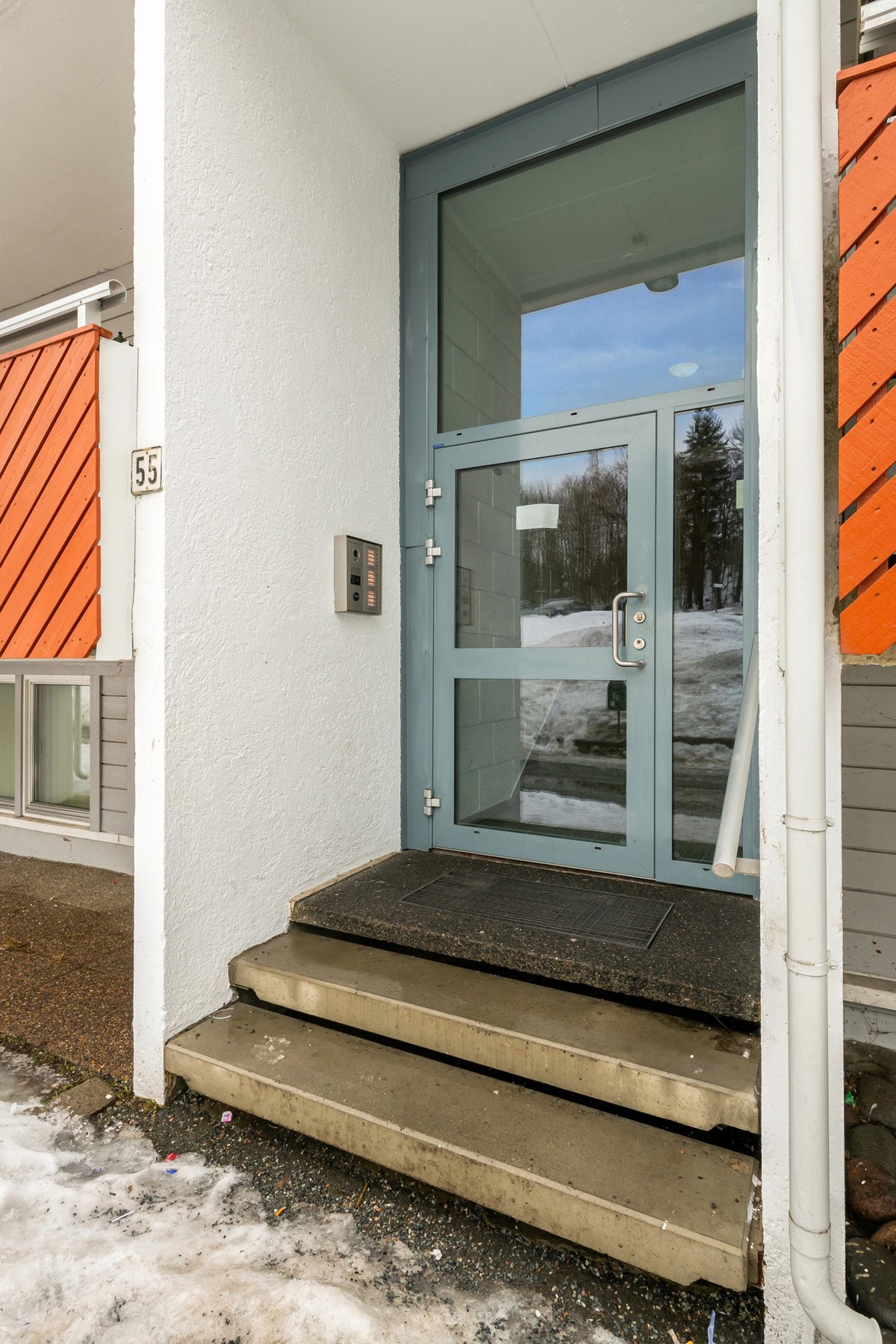 Felles inngangsparti. Galleribilde