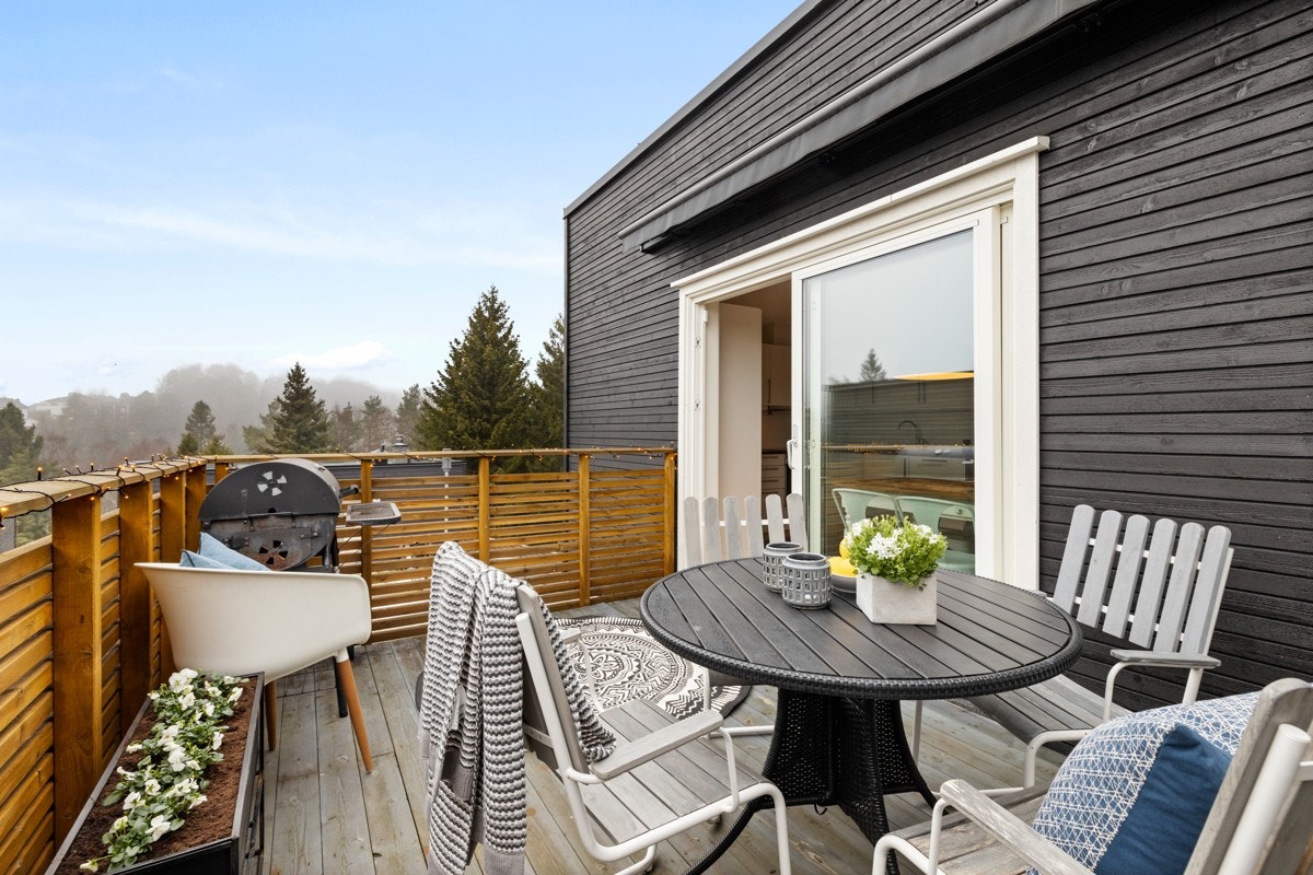 Mot nordvest er det flott utsyn mot skog. Galleribilde