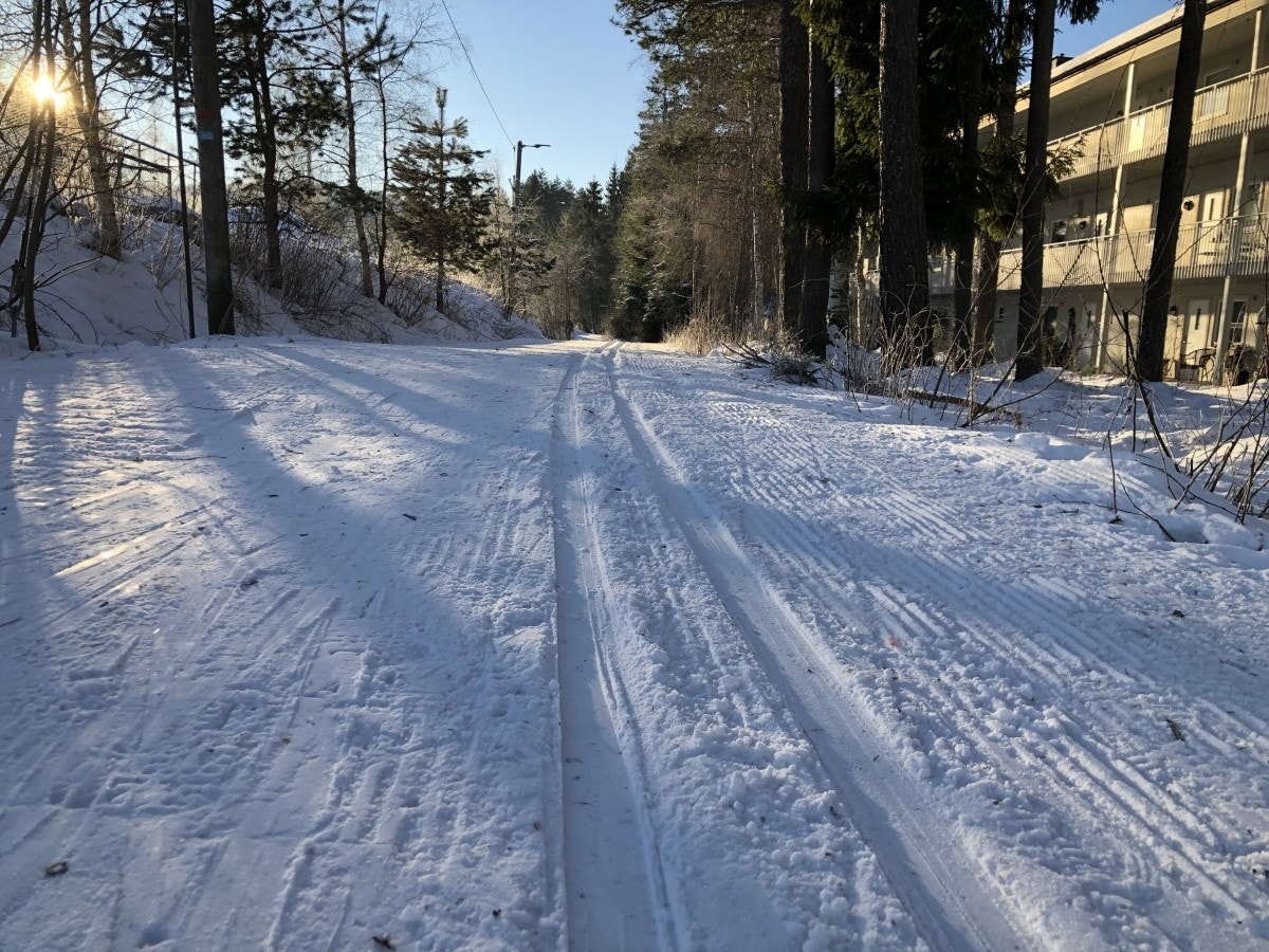 Skiløypen som går på "Gamle Bergens vei", passerer rett utenfor borettslaget Galleribilde