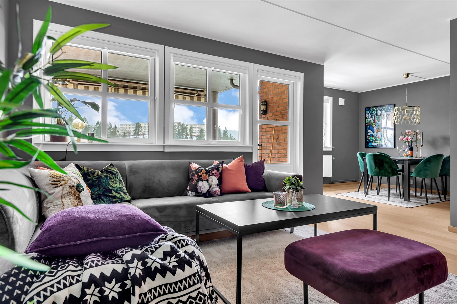 Eiendomsmegler Kristian Gjerdingen v/Krogsveen avd. Bekkestua har gleden av å presentere Kjørbokollen 24! Galleribilde