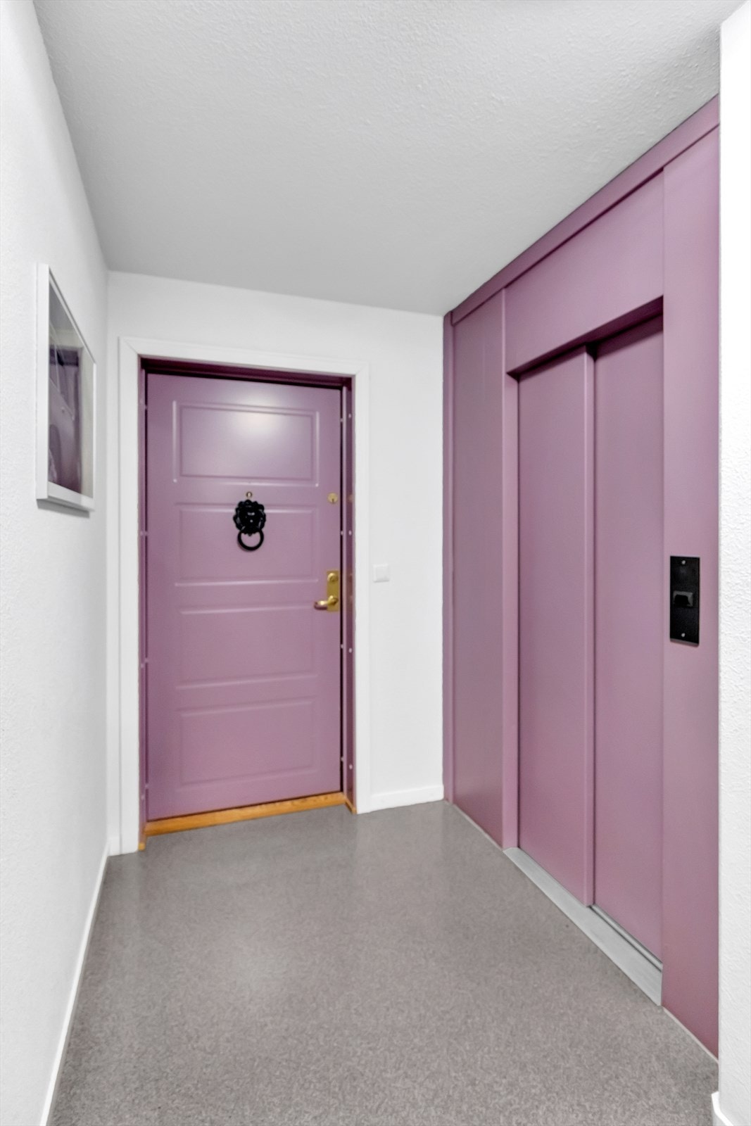 Det er heis i bygget. Galleribilde