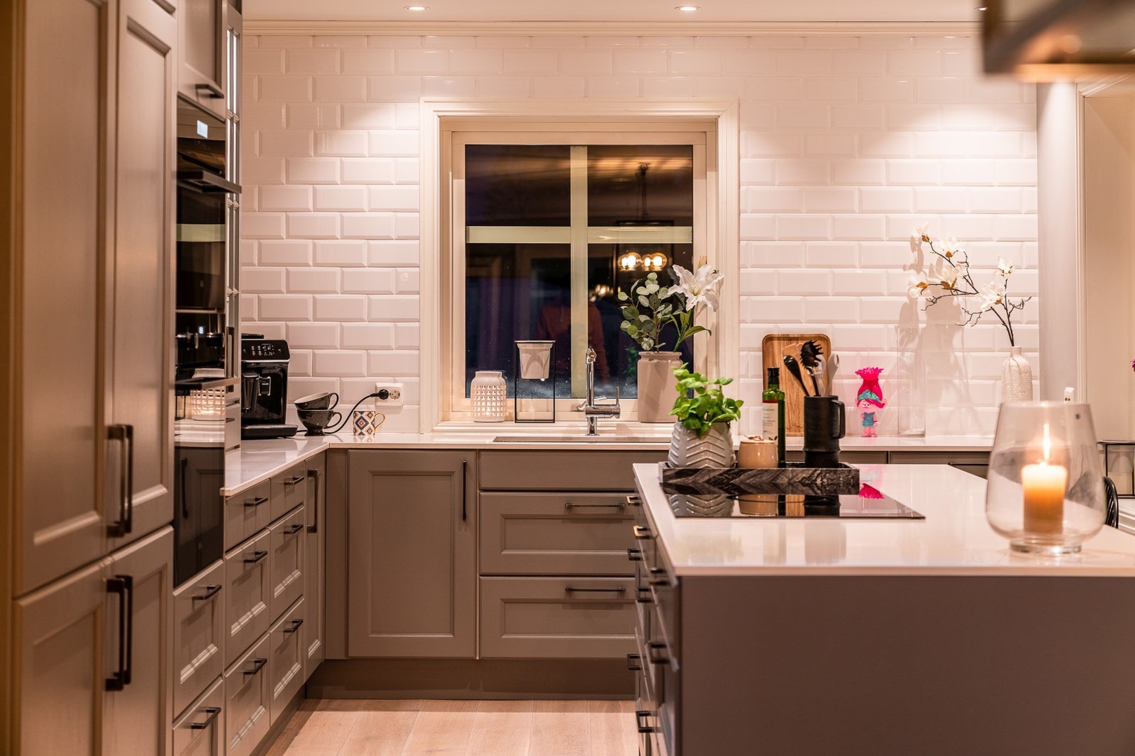 God plass til at flere kan samarbeide når måltidene skal tilberedes. Galleribilde