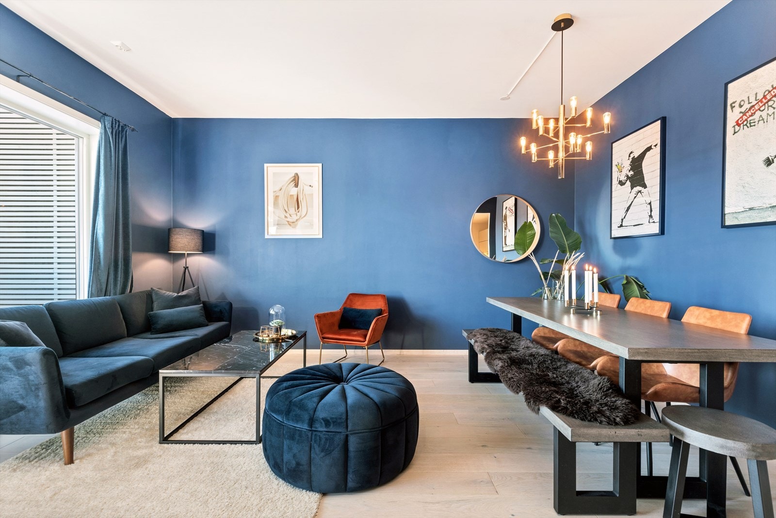 Lyst med tidsriktige farger Galleribilde