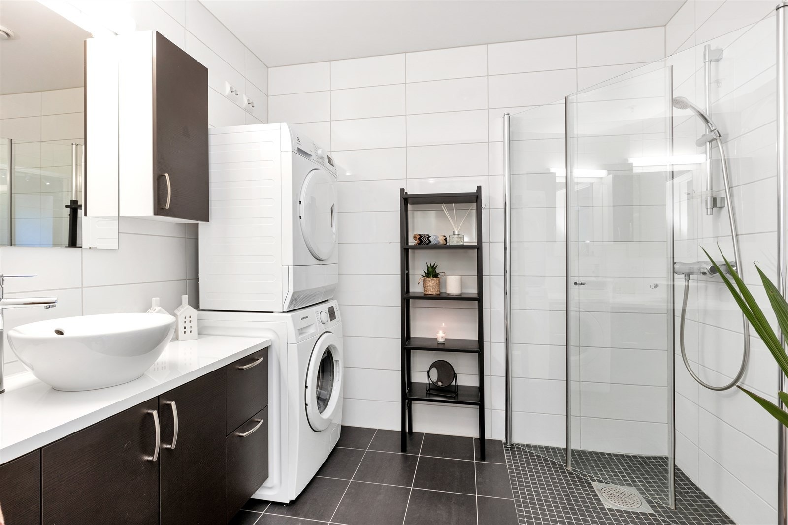 Opplegg til vaskemaskin og tørketrommel Galleribilde