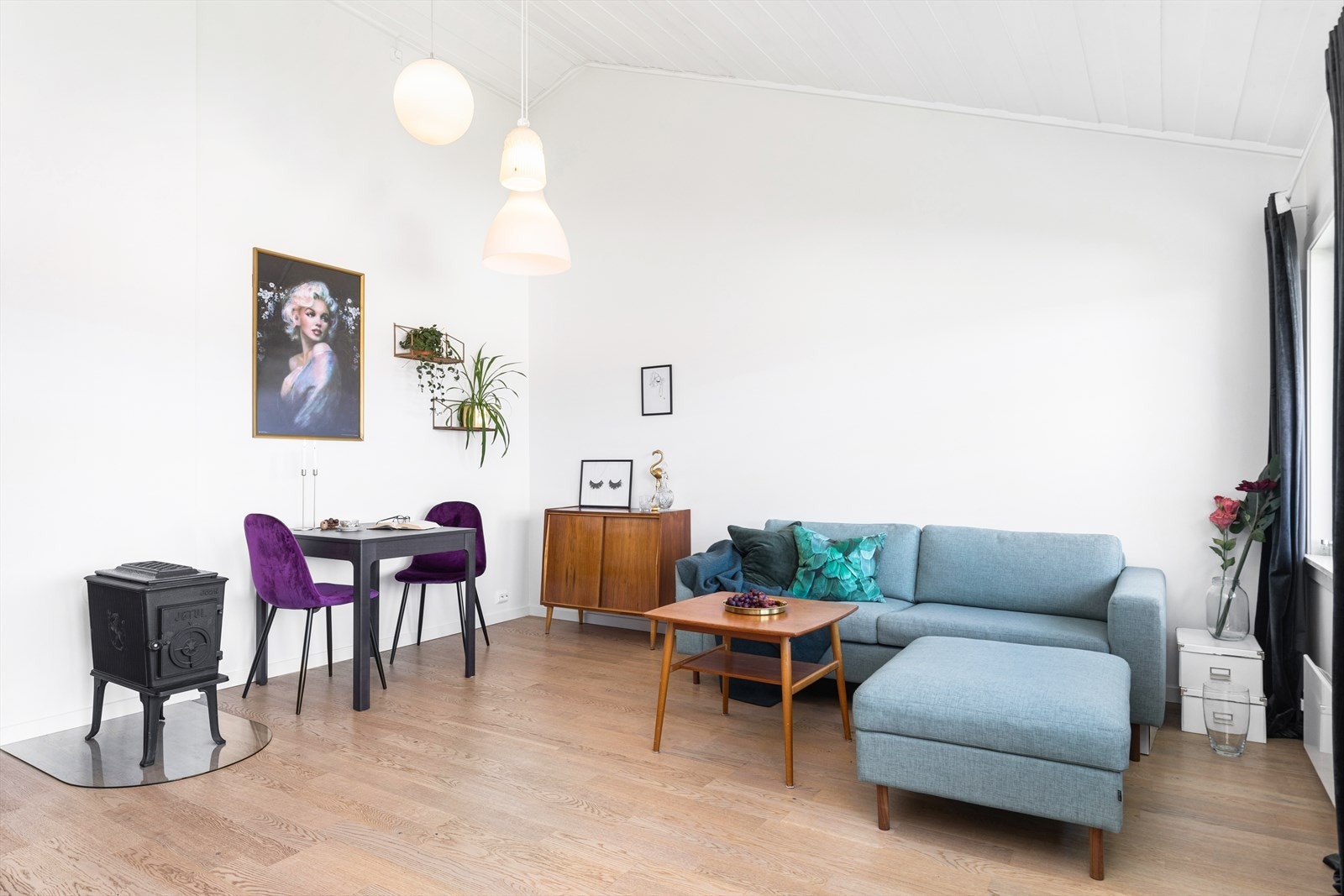 Lys og trivelig leilighet med meget god takhøyde Galleribilde