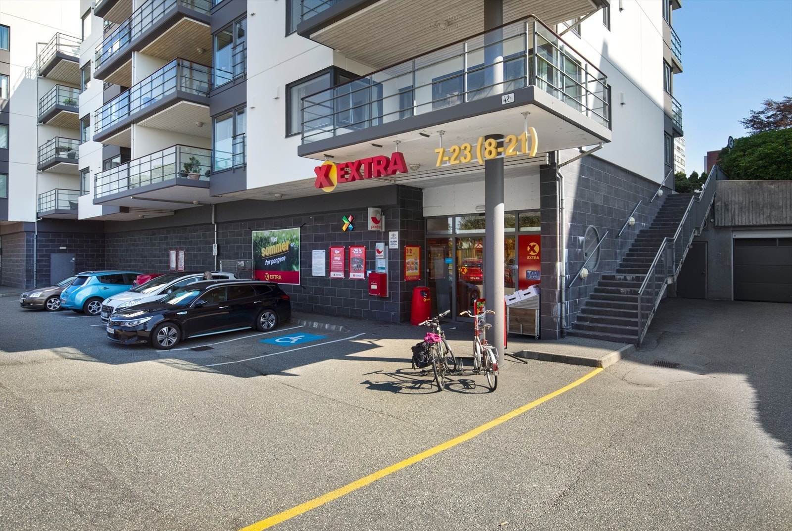 Like i nærheten har du både meny og Extra Galleribilde