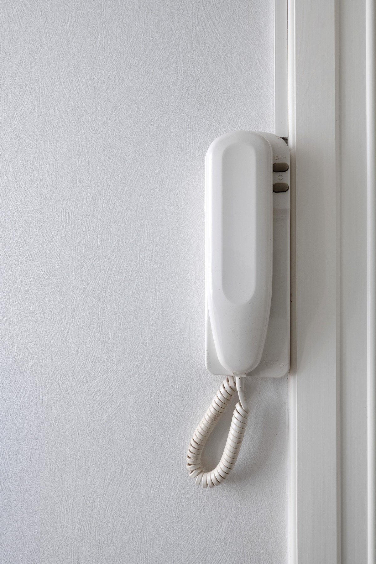Ved ytterdøren er det callinganlegg. Galleribilde