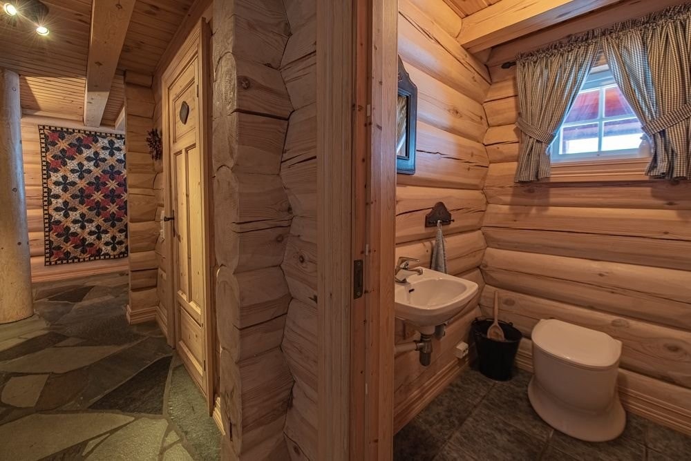 Praktisk med toalett og bad hver for seg. Galleribilde