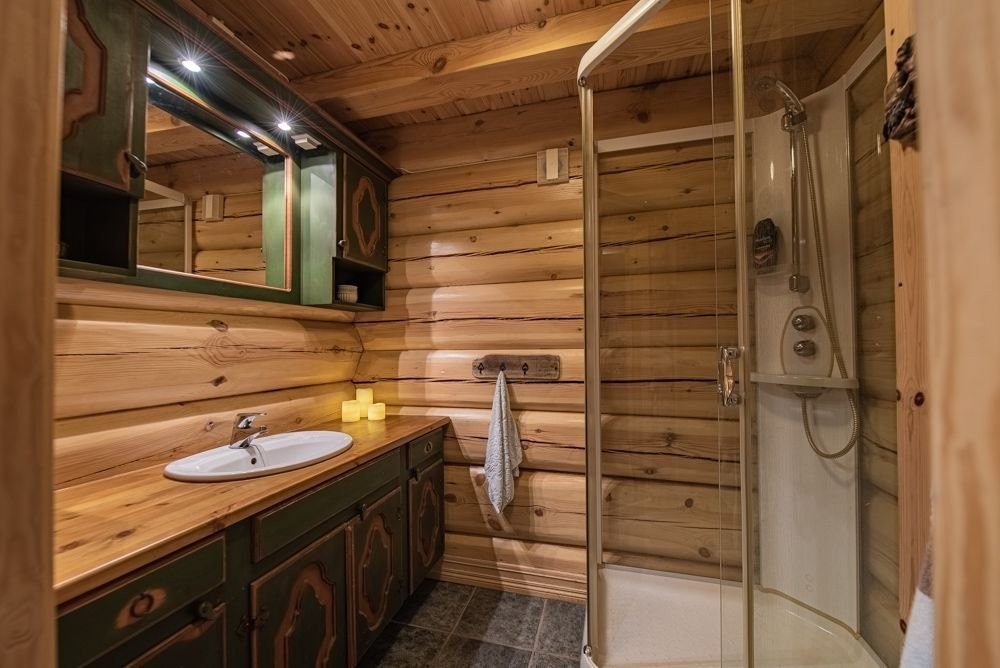 Bad og dusjkabinett. Porsgrun Showerama. Galleribilde