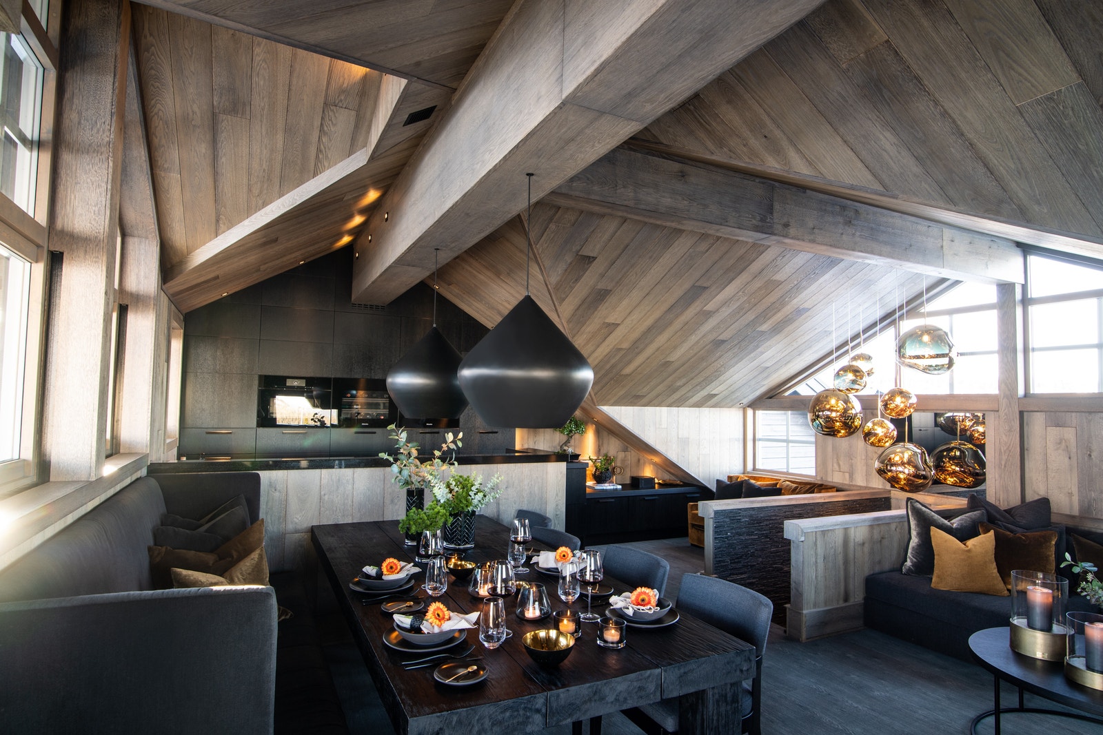 Takvinklene og belysningen gir en ekstra dimensjon. Galleribilde