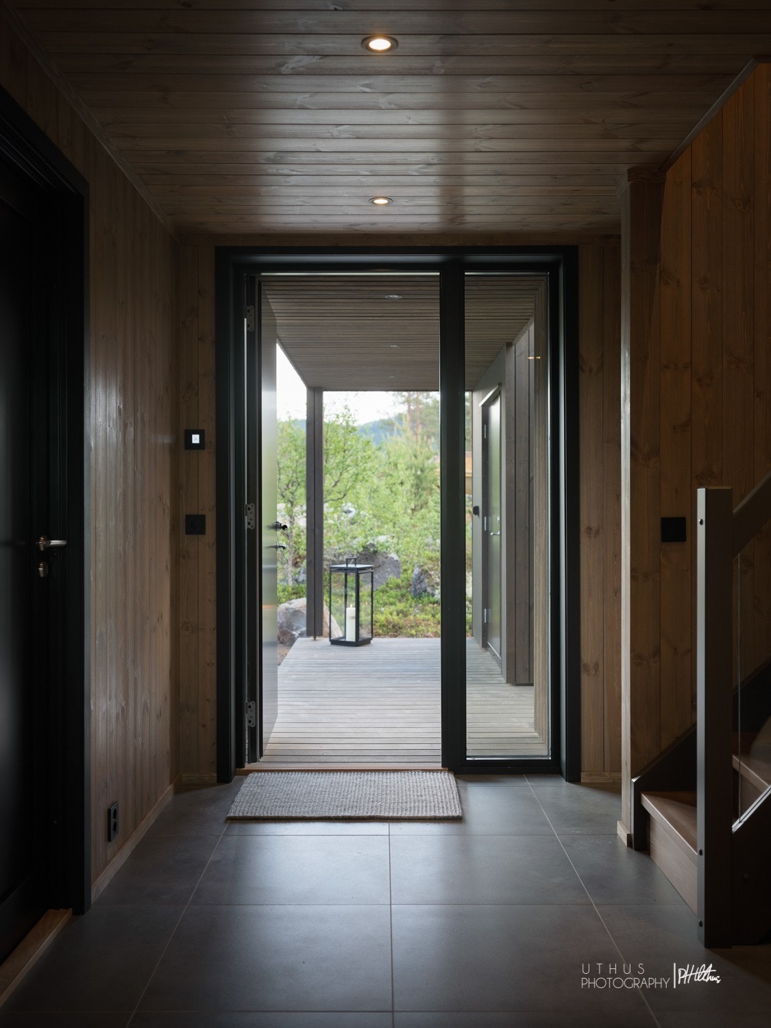 Hyttene leveres også med utvendig sportsbod med god lagringsplass ved inngangspartiet Galleribilde