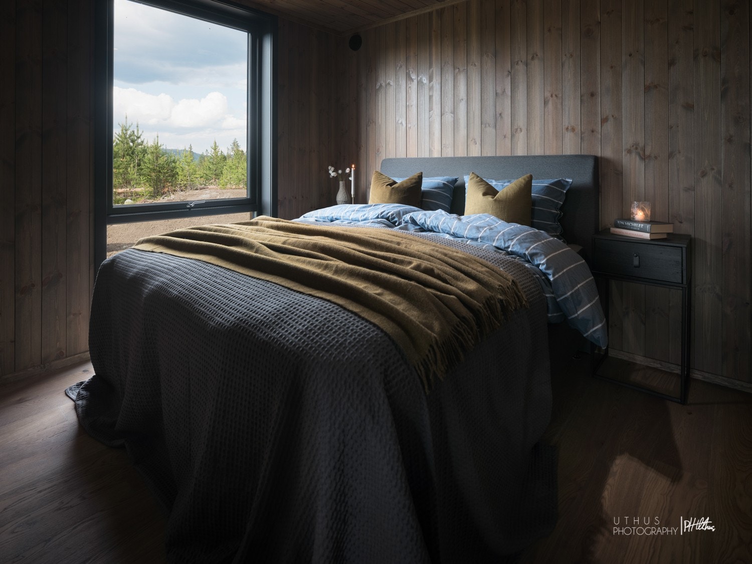 Soverommene er romslige. Lekre overflater og hyggelig nærkontakt med omgivelsene Galleribilde