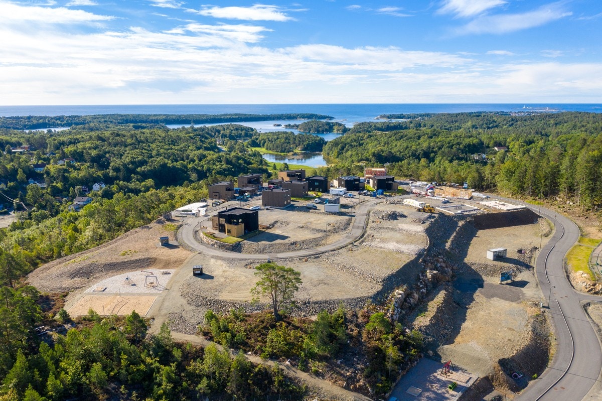 Velkommen til Barnas Bydel - Marisberg - Boligtomtene ligger på rekke på toppen av boligfeltet. Galleribilde