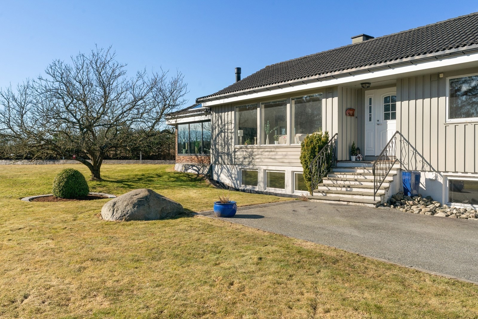Uteområde. Galleribilde