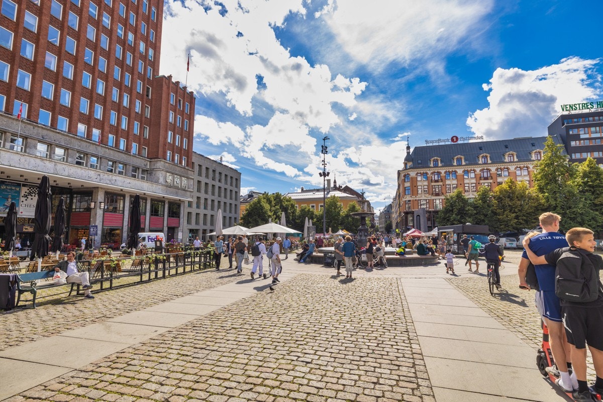 Youngstorget med flere koselige kafeer og barer Galleribilde