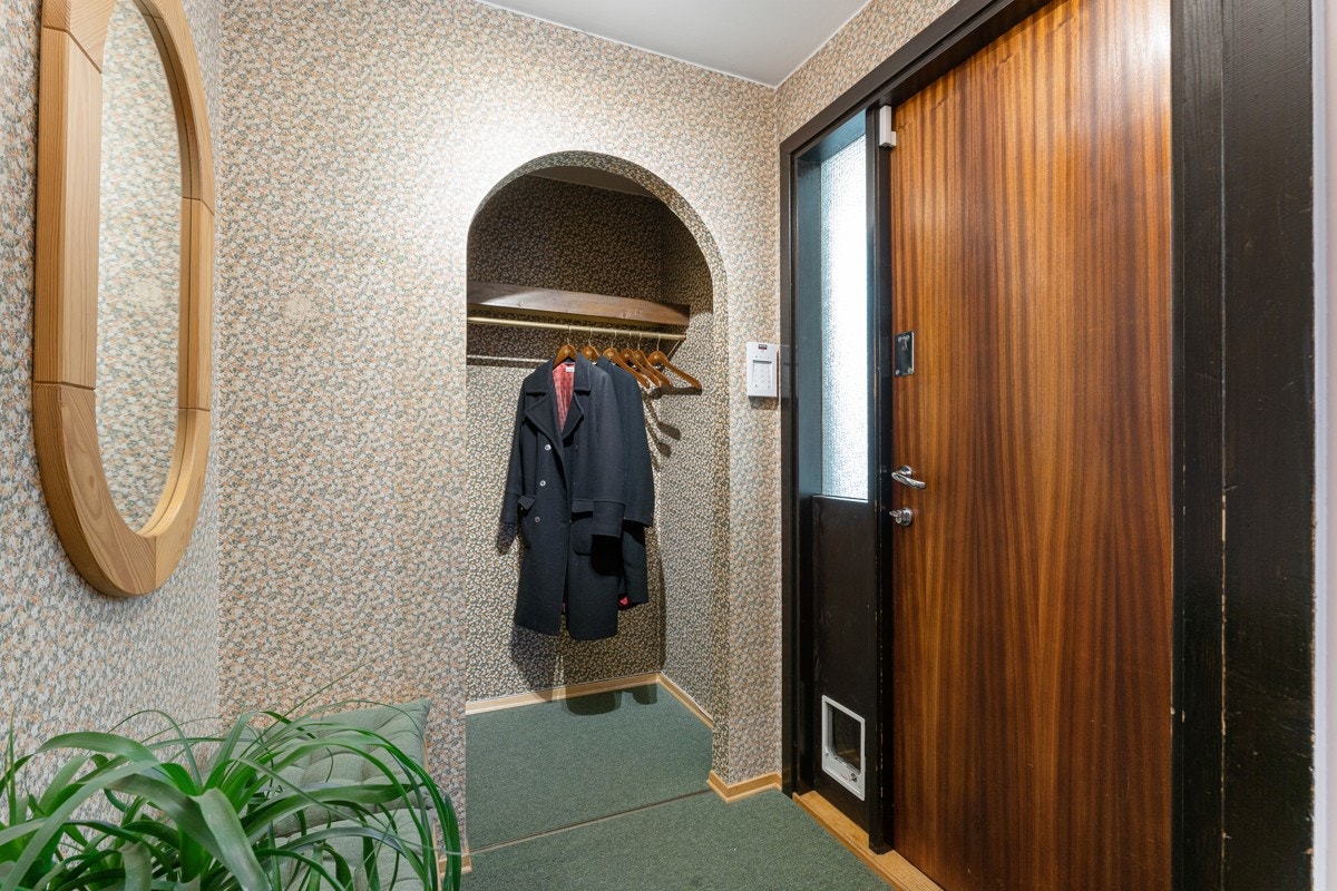 Utvidet entrè med gardeobeplass Galleribilde