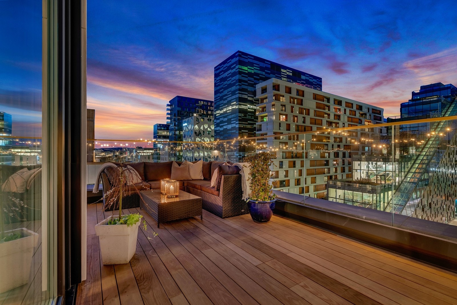 Kveldsbilde terrasse Galleribilde