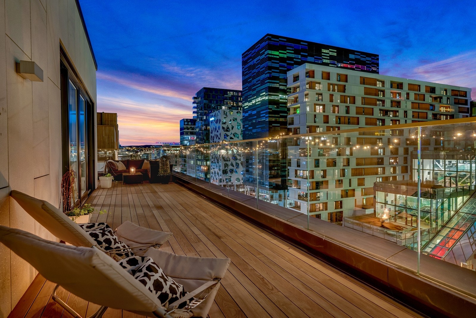 Kveldsbilde terrasse Galleribilde