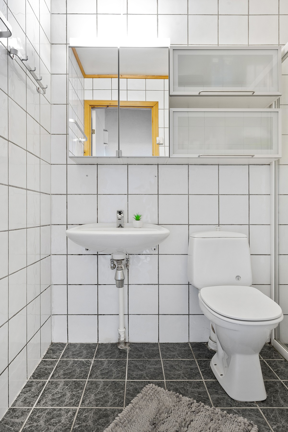 God med oppbevaringsplass i overskap