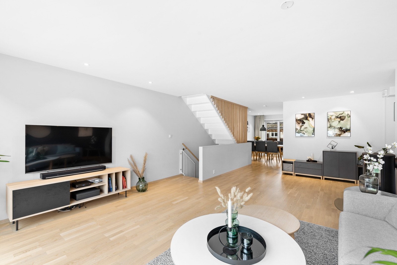 Gjennomgående og lekker standard innvendig med gode løsninger. Galleribilde