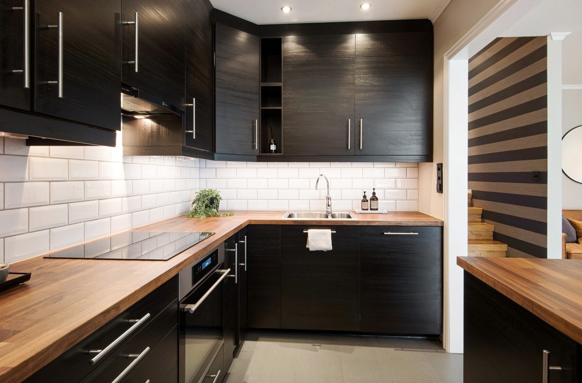 Mye skap- og benkeplass. Galleribilde