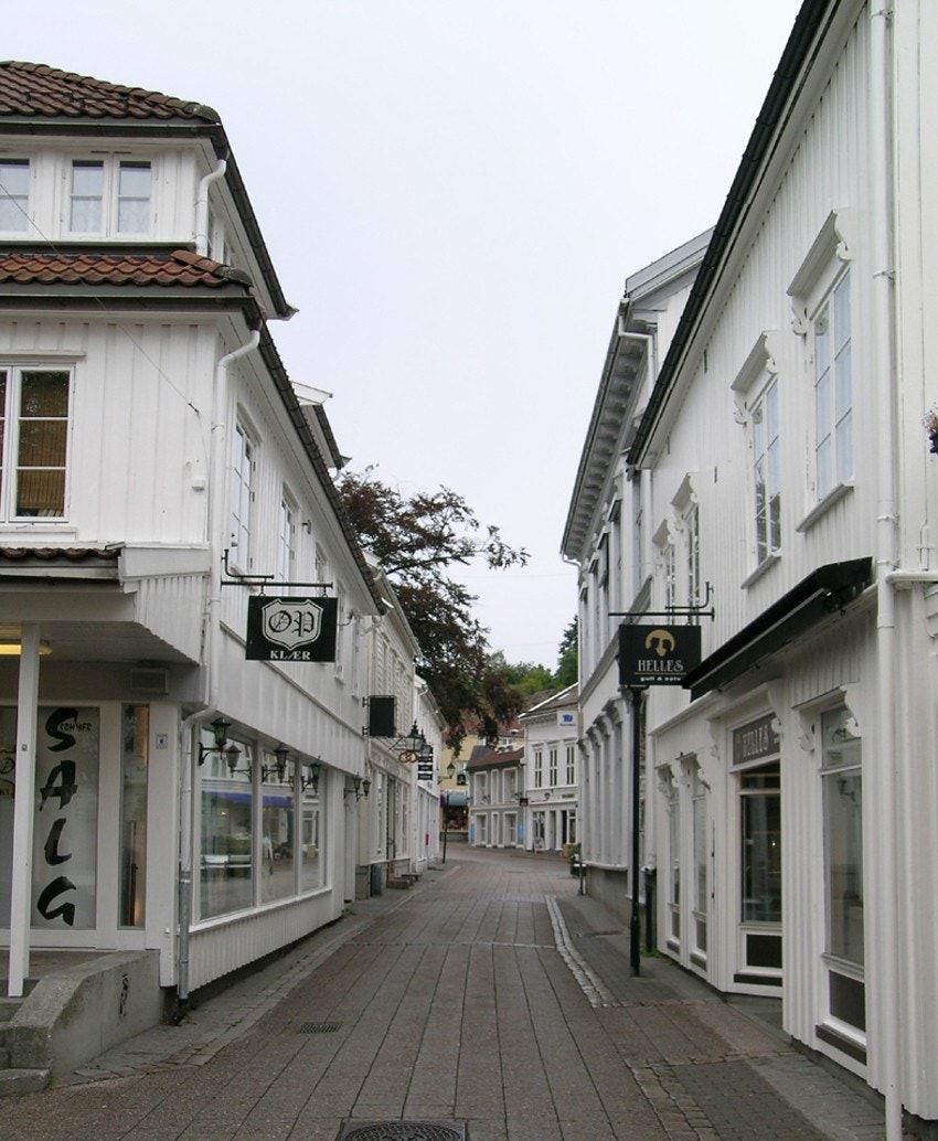 Storgata i Grimstad sentrum Galleribilde
