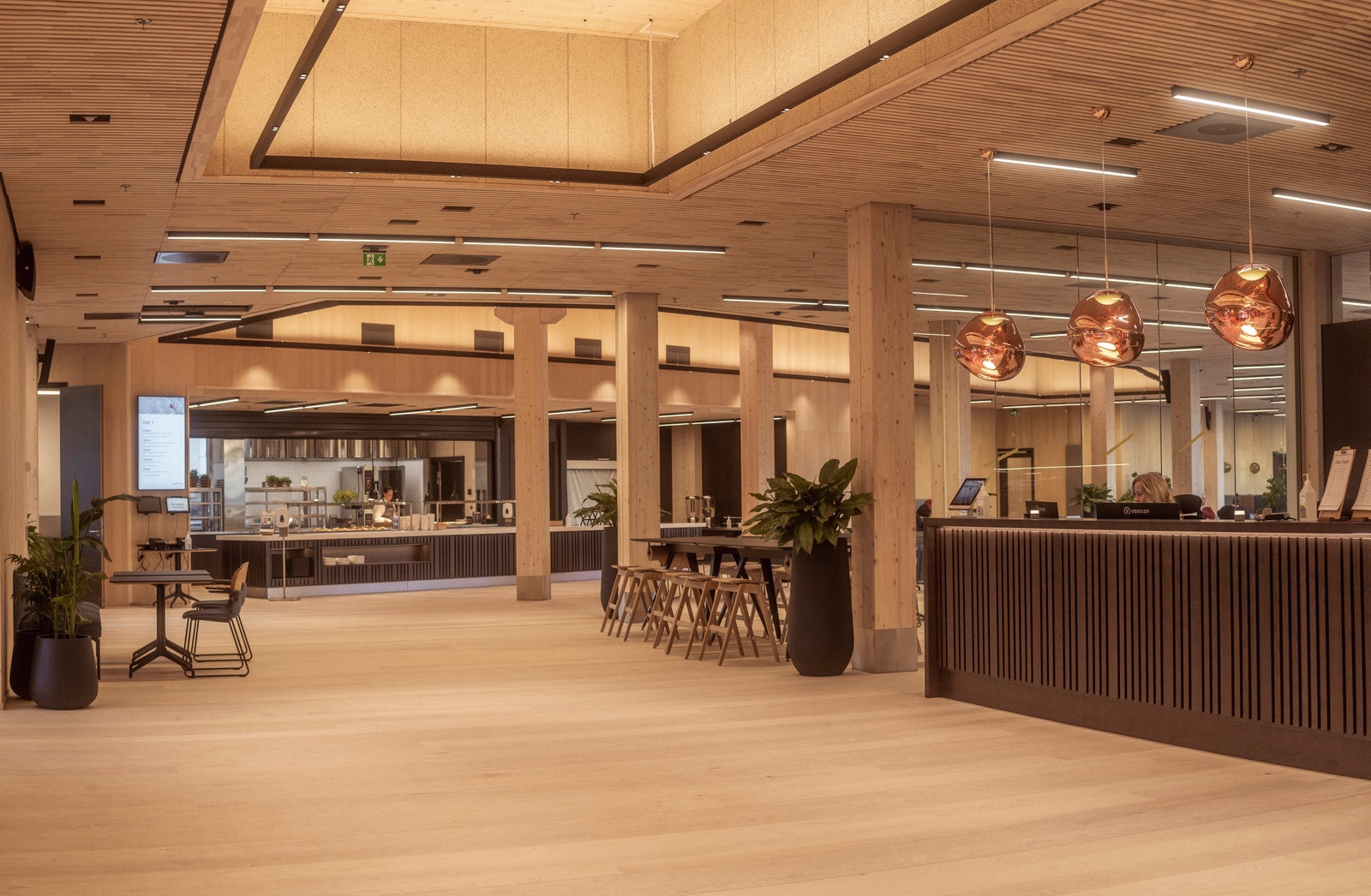 Resepsjonsområde mot personalrestaurant Galleribilde