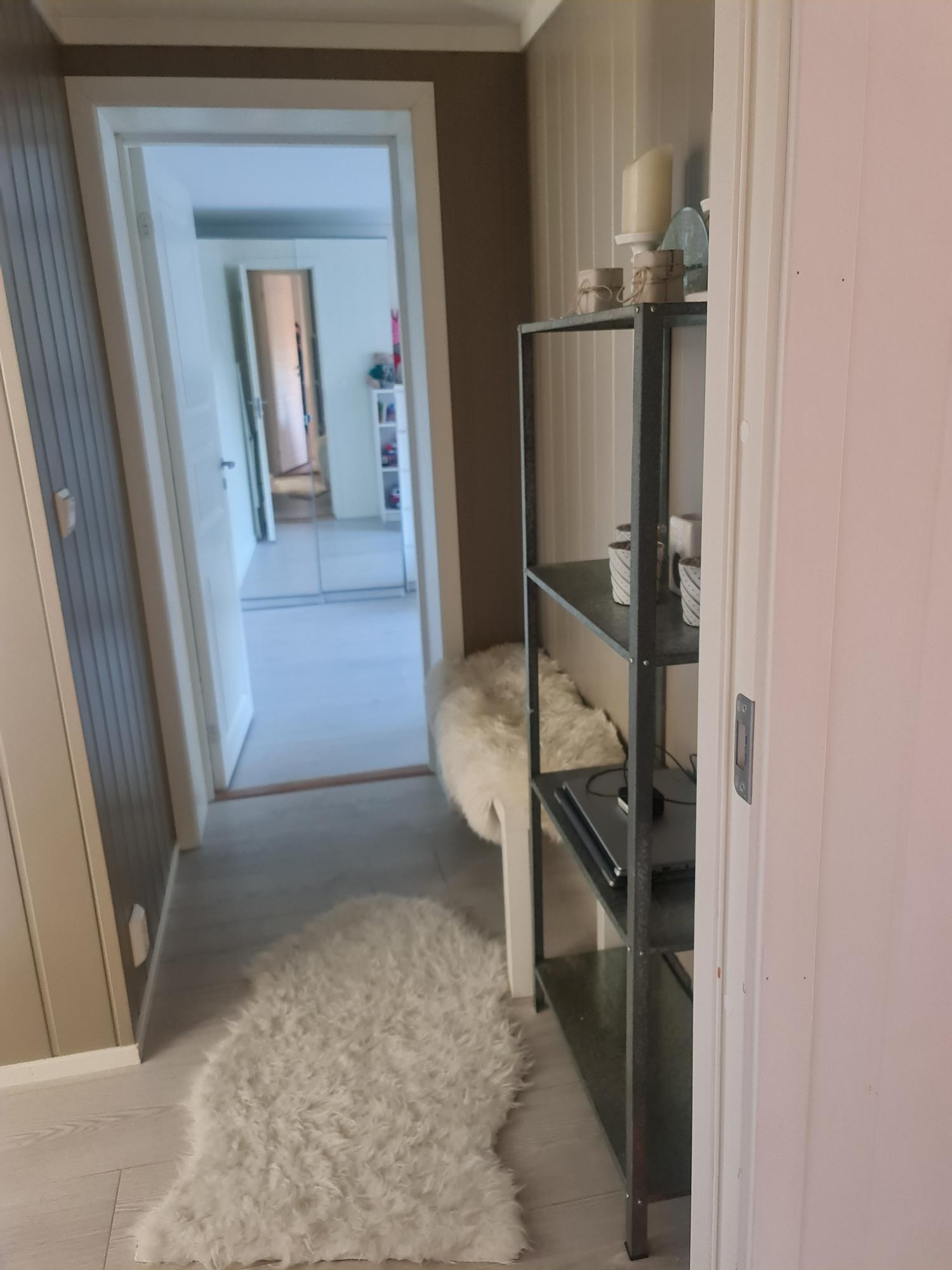 Gang mellom begge soverommene Galleribilde