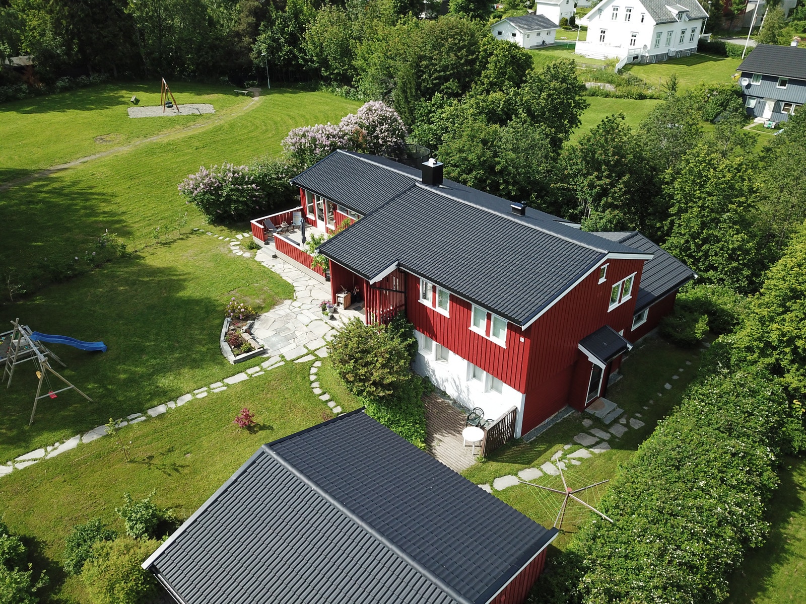 Egen, solrik platting. Denne er bygget på nytt og utvidet siden bildet ble tatt. Galleribilde