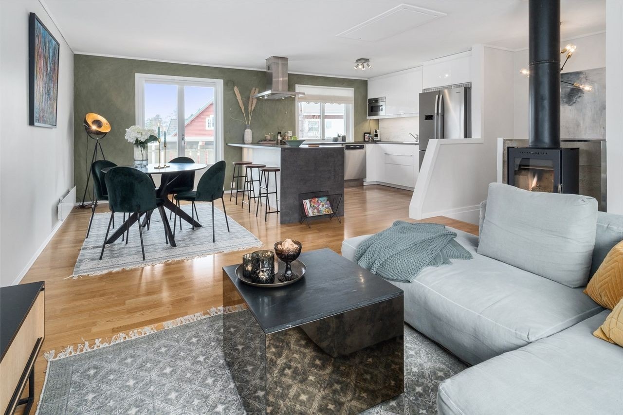 stua og kjøkkenet. Galleribilde