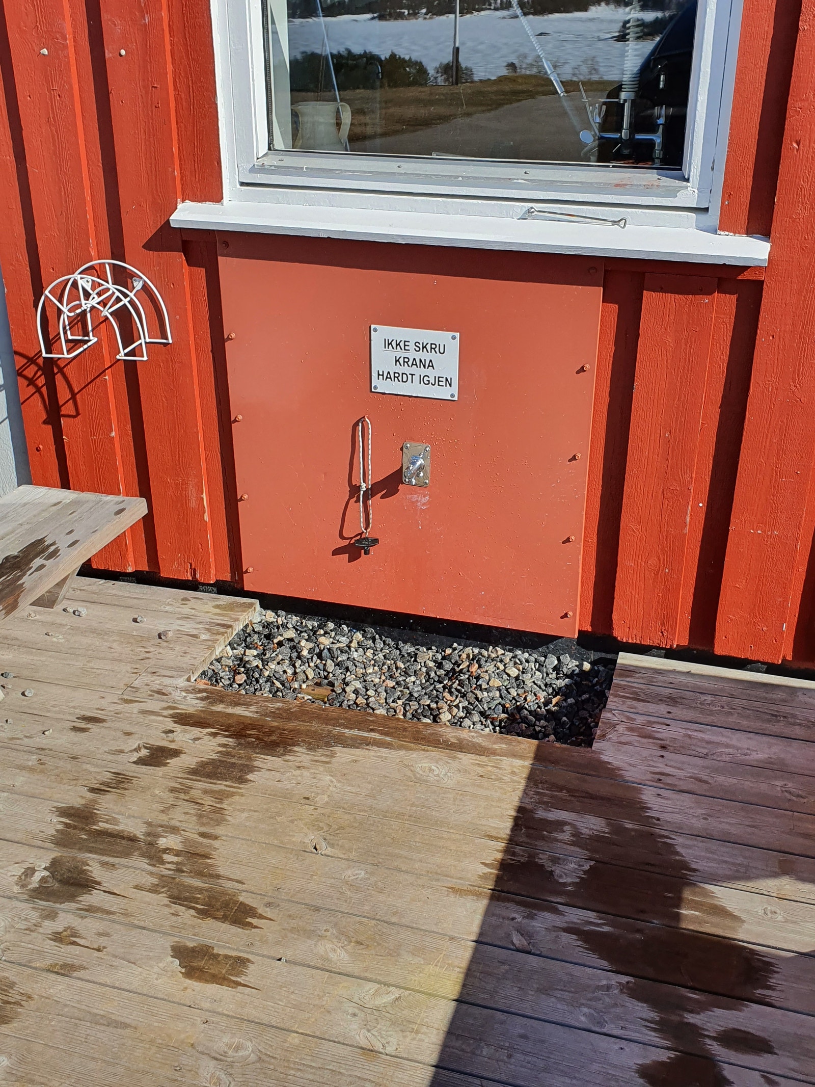 Vannkaran ved Misjonssenteret hvor man kan etterfylle vann Galleribilde