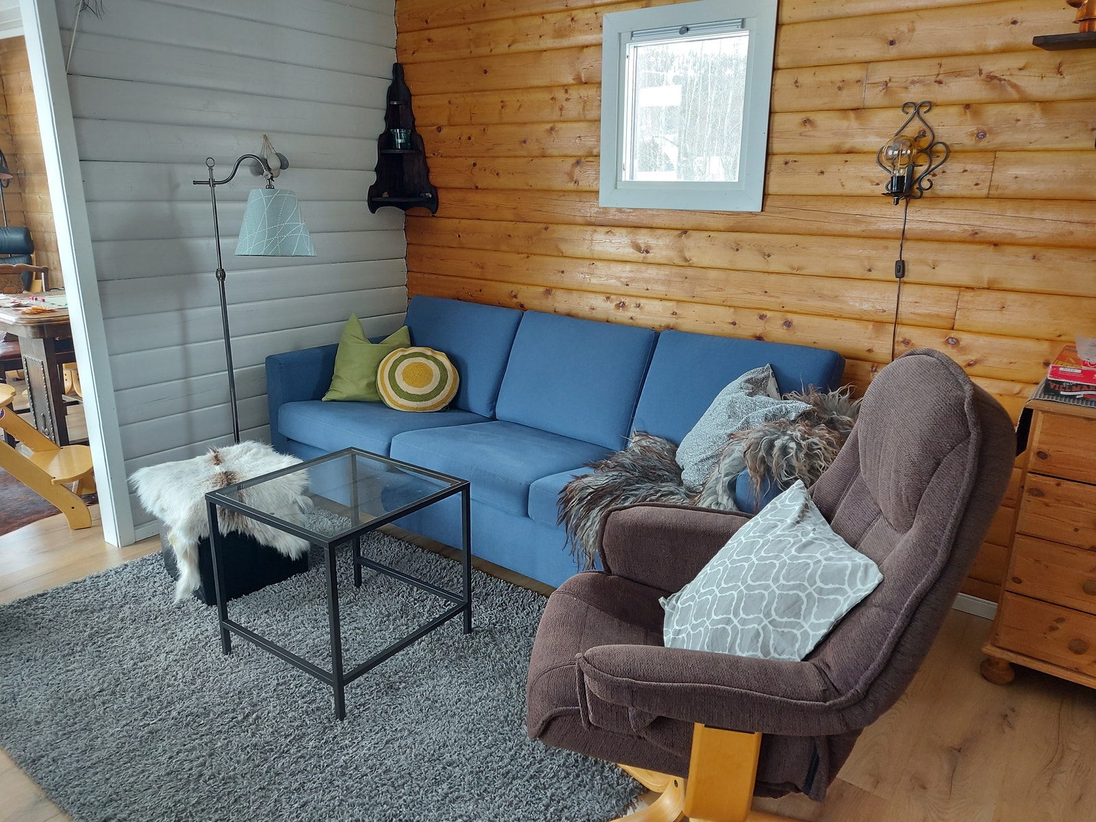 Eldste stuedel med tv Galleribilde