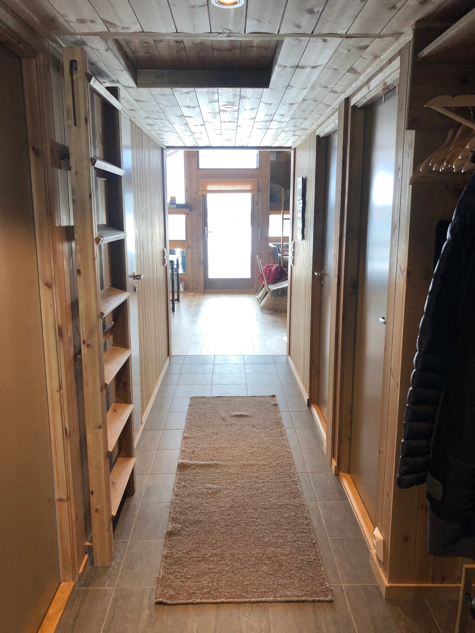 Gang og stige opp til hems Galleribilde